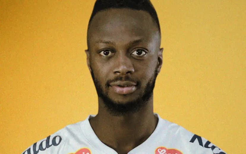 Santos contrata o atacante Yusupha Njie, de Gâmbia