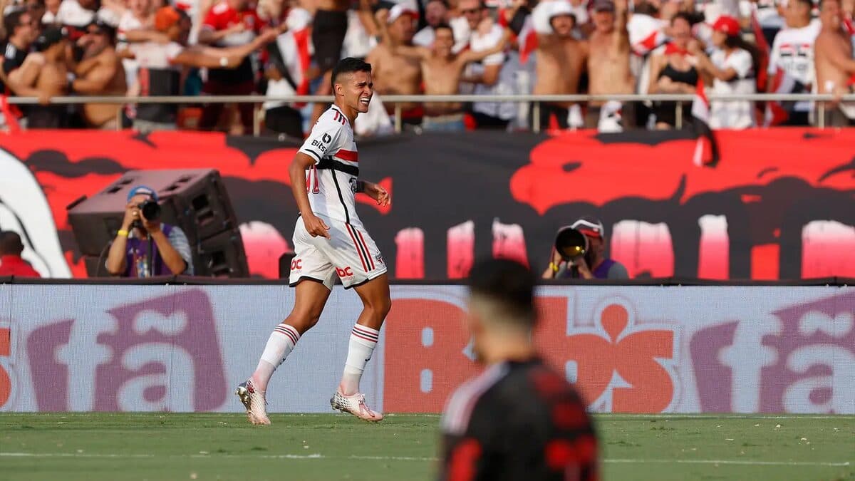 Rodrigo Nestor pode ser desfalque do São Paulo contra o Cruzeiro