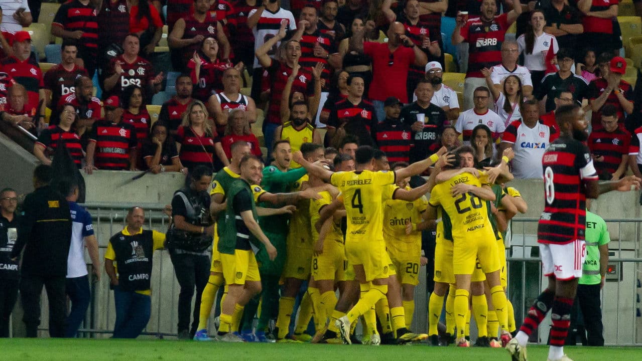 Peñarol provoca Flamengo após eliminar o clube carioca