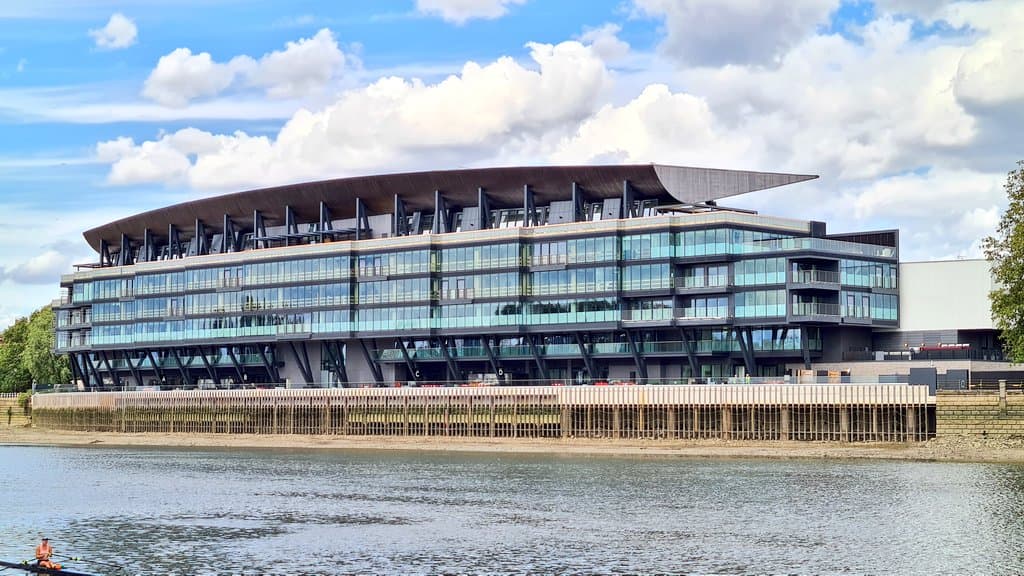 Conheça os estádios dos clubes da Premier League 2024