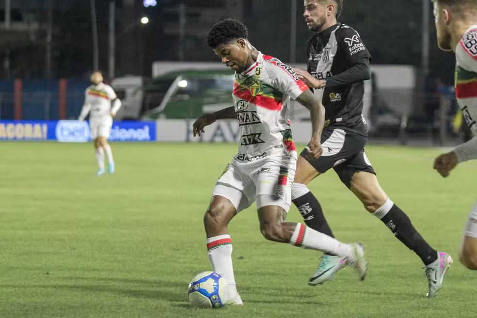 Futebol ao vivo: horários e onde assistir aos jogos de hoje (22/10/2024)
