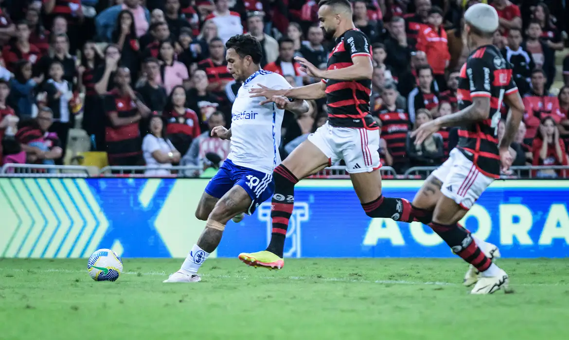 Cruzeiro x Flamengo: horário, onde assistir e prováveis escalações