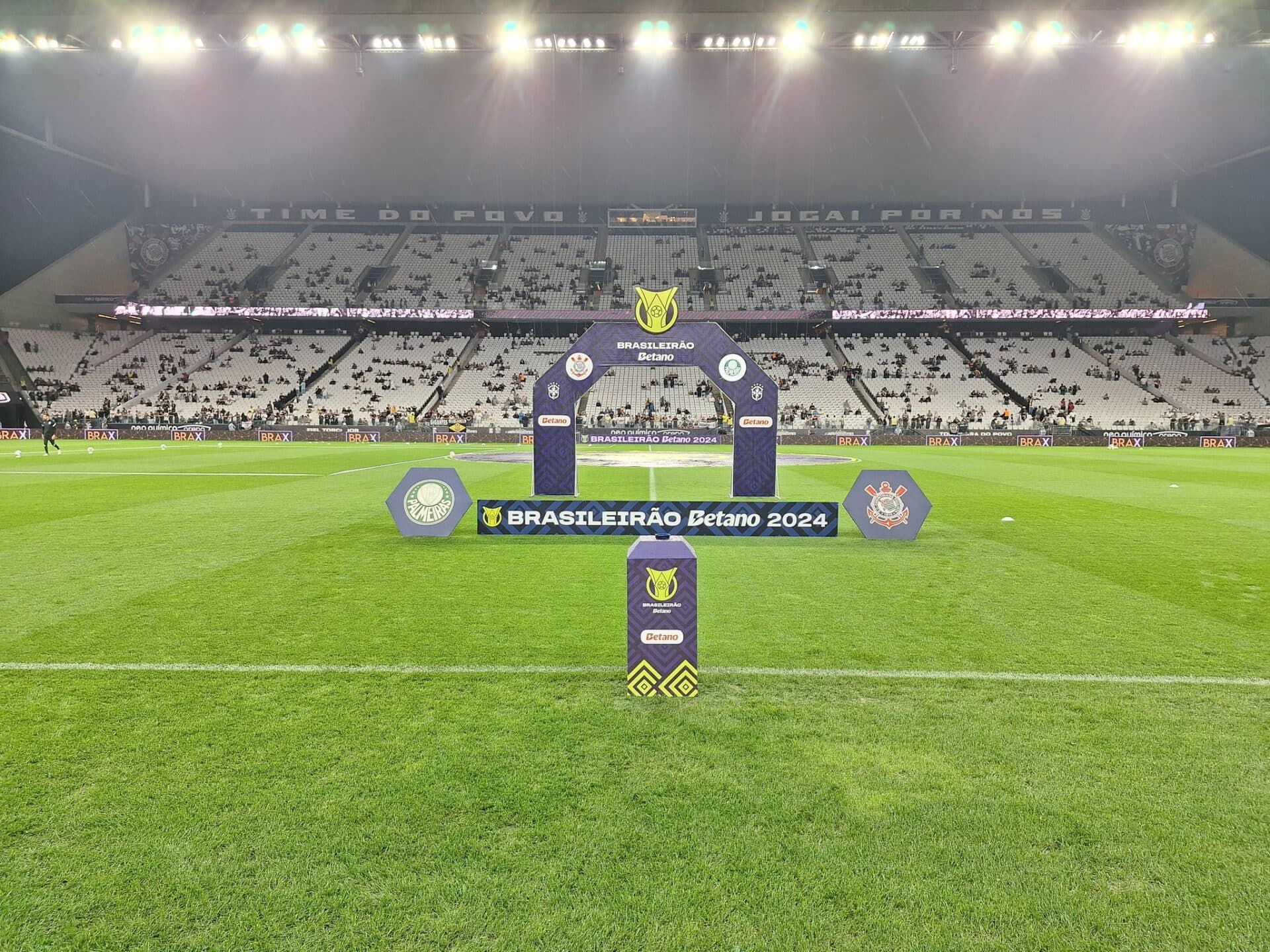 Premiere, da TV Globo, pode ser atingido pela Lei do mandante