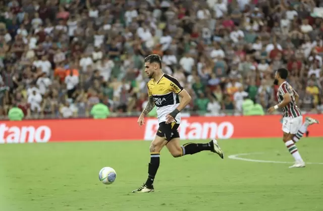 Fluminense e Criciúma empatam em jogo decisivo contra o rebaixamento