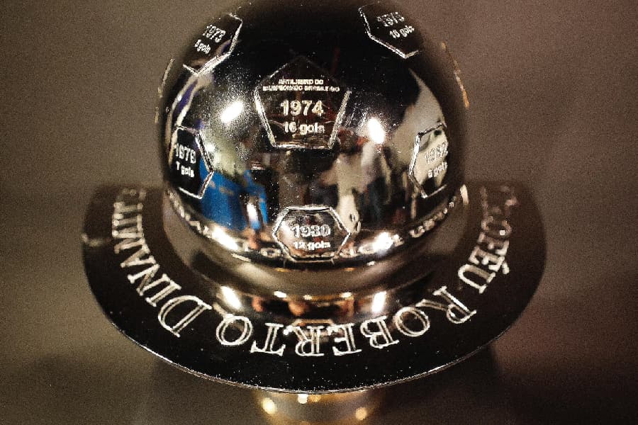 Troféu Roberto Dinamite: CBF revela prêmio para artilheiro do Brasileirão