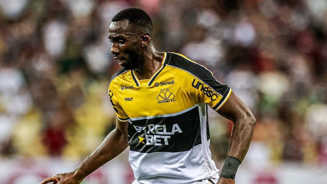 Quem é Bolasie, atacante alvo do Cruzeiro