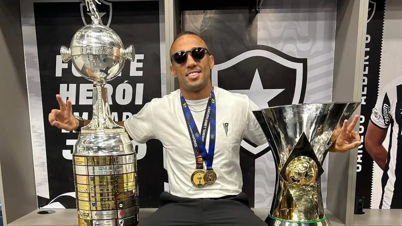 Botafogo deve perder lateral titular no fim da temporada