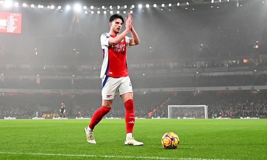 Arsenal vence o Ipswich e reassume vice-liderança