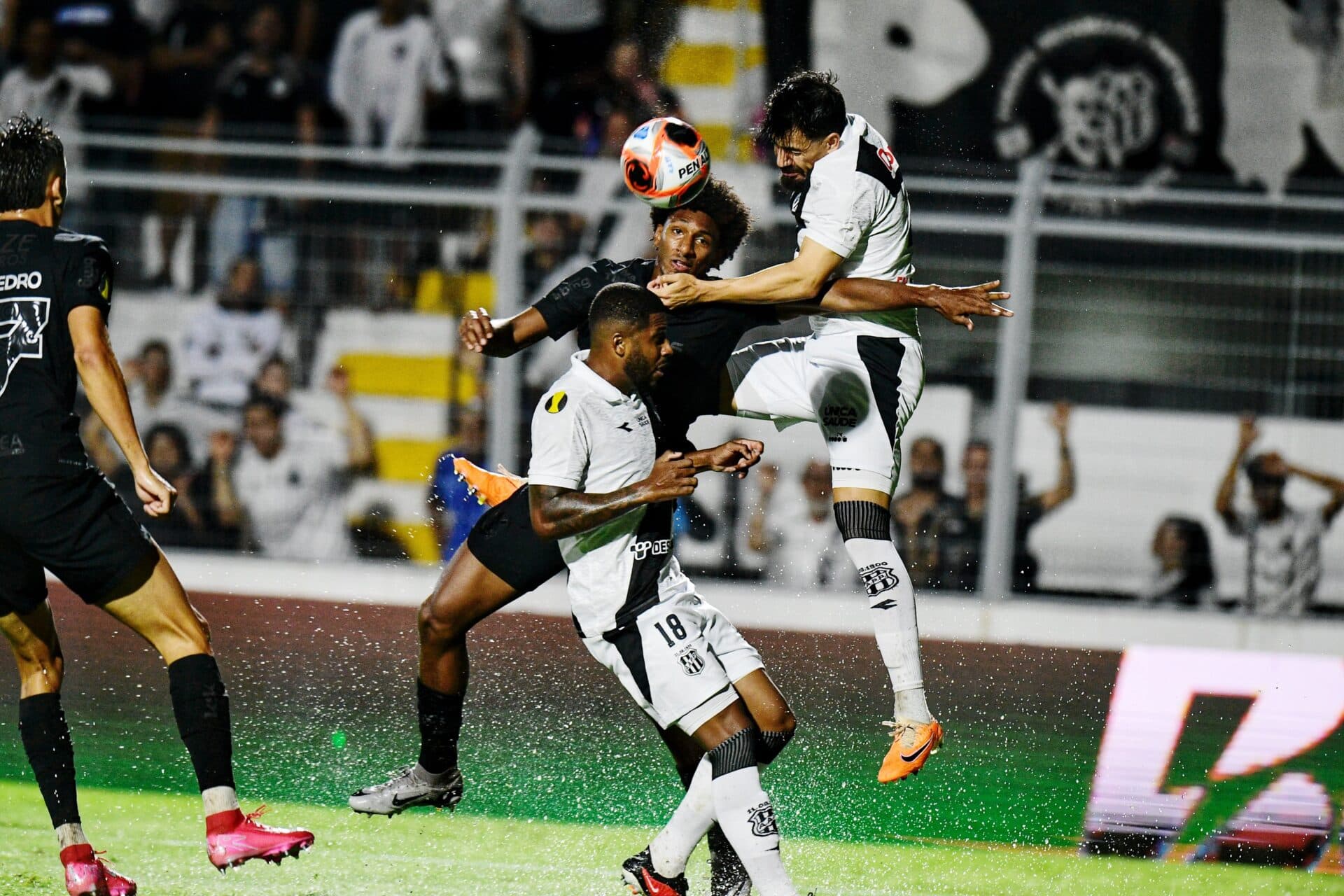 Corinthians supera campo encharcado e vence a Ponte Preta no Paulistão