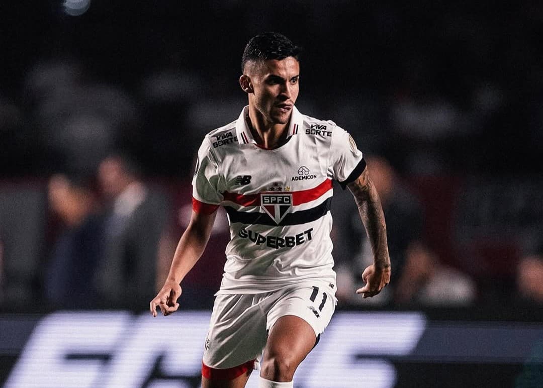 Nestor chora em despedida do São Paulo