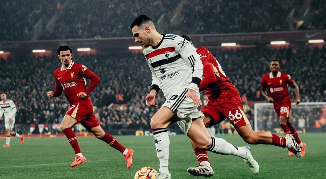 United busca empate com o Liverpool em clássico inglês