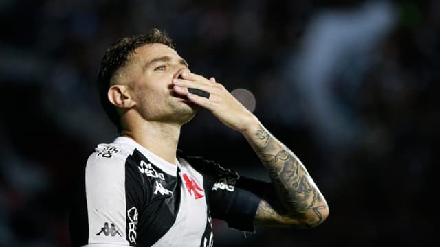 Vegetti fica perto de cumprir sonho com classificação do Vasco à final