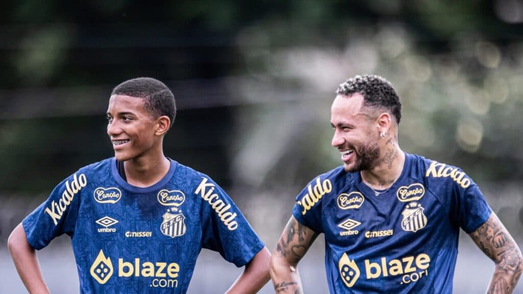 Filho de Robinho é inscrito pelo Santos no Paulista