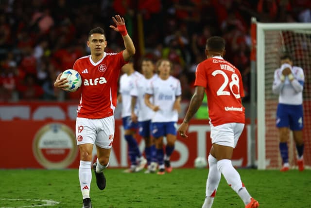 Inter reage contra o Nacional e busca empate em jogo de seis gols