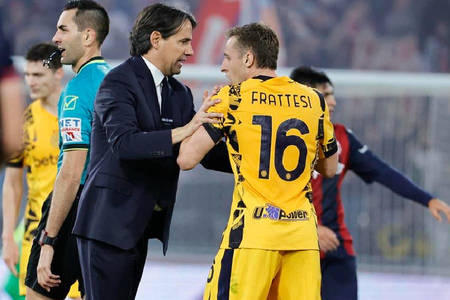 Inter de Milão vacila no fim e vê Napoli dividir liderança