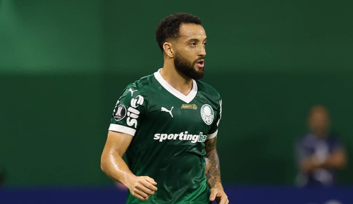 Felipe Anderson ganha minutos, cresce e se mostra ‘à disposição’