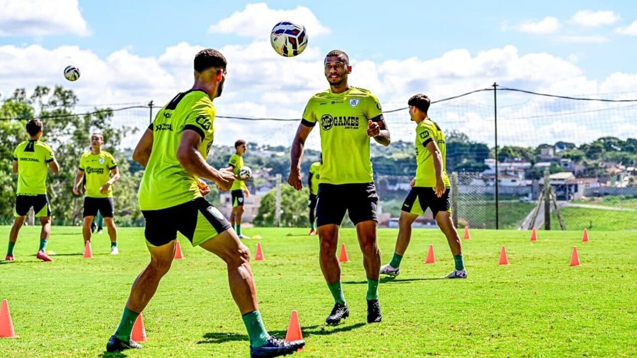 Operário-PR recebe América-MG em duelo de necessidades iguais na Série B