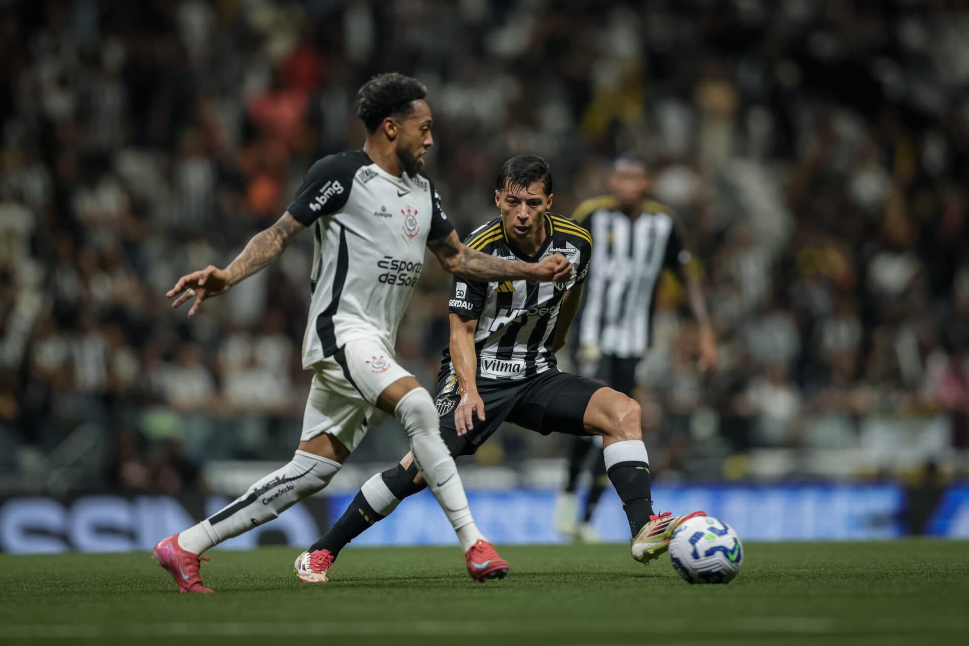 Galo e Corinthians pecam nas finalizações e ficam no empate sem gols