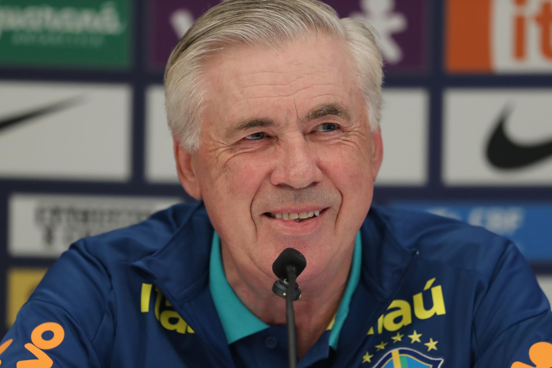 Sincerão, Ancelotti provoca risos em entrevista e desfaz pressão por estreia