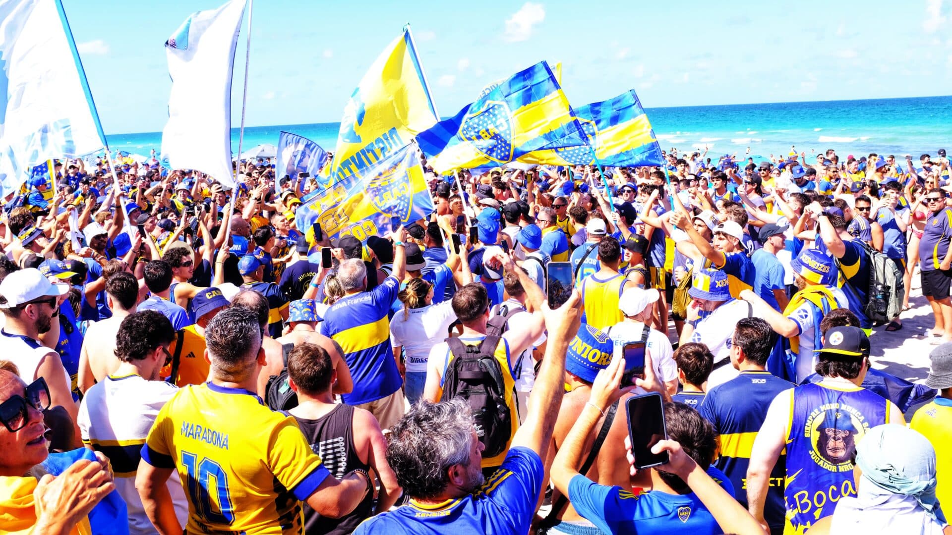 FOTOS: Torcida do Boca Juniors invade Miami antes de estreia no Mundial