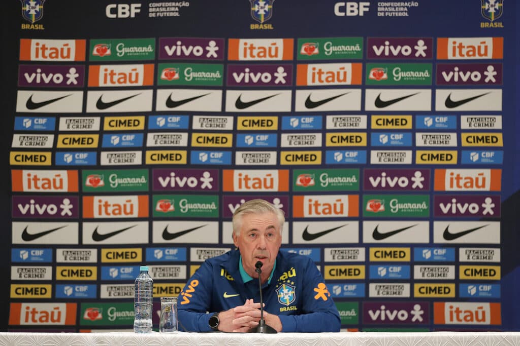 Fator Ancelotti causou colapso em estrutura e jornalistas ‘barrados’