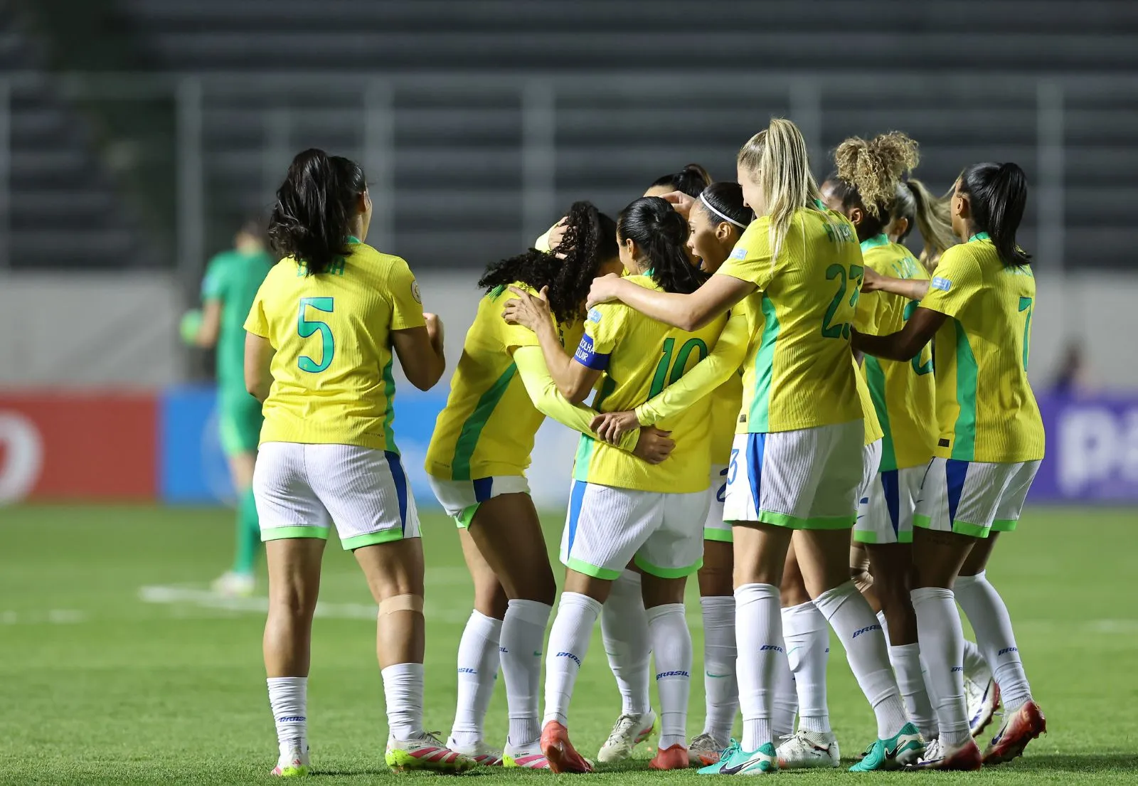 Seleção feminina assume sexta posição no ranking da Fifa