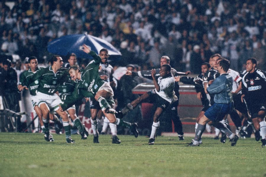 Corinthians x Palmeiras na PLACAR: fotos e capas históricas do Dérbi