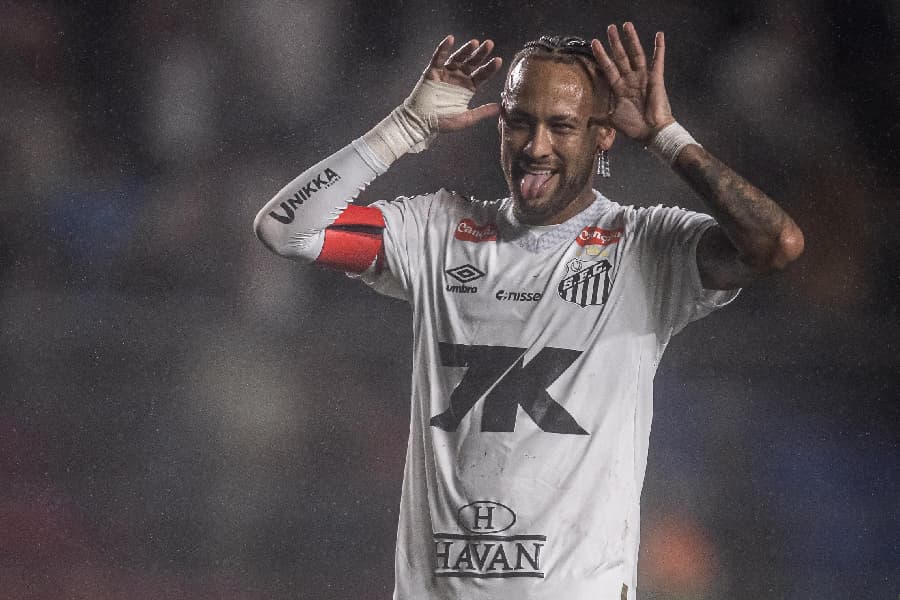Amistoso do Santos com Neymar e Robinho Jr. termina com vitória e invasões de campo