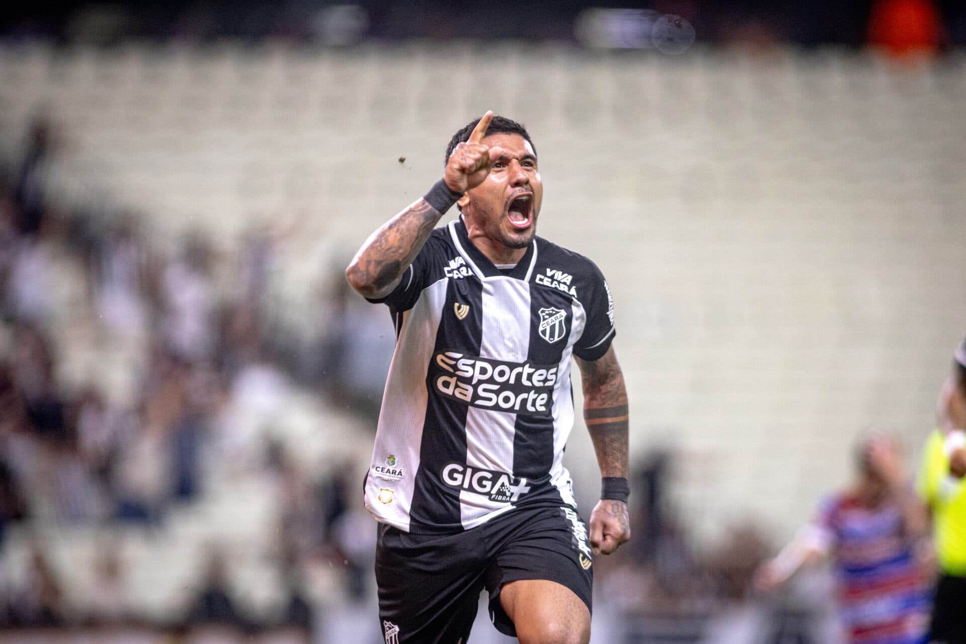 Ceará vence o Fortaleza em Clássico-Rei pelo Brasileirão