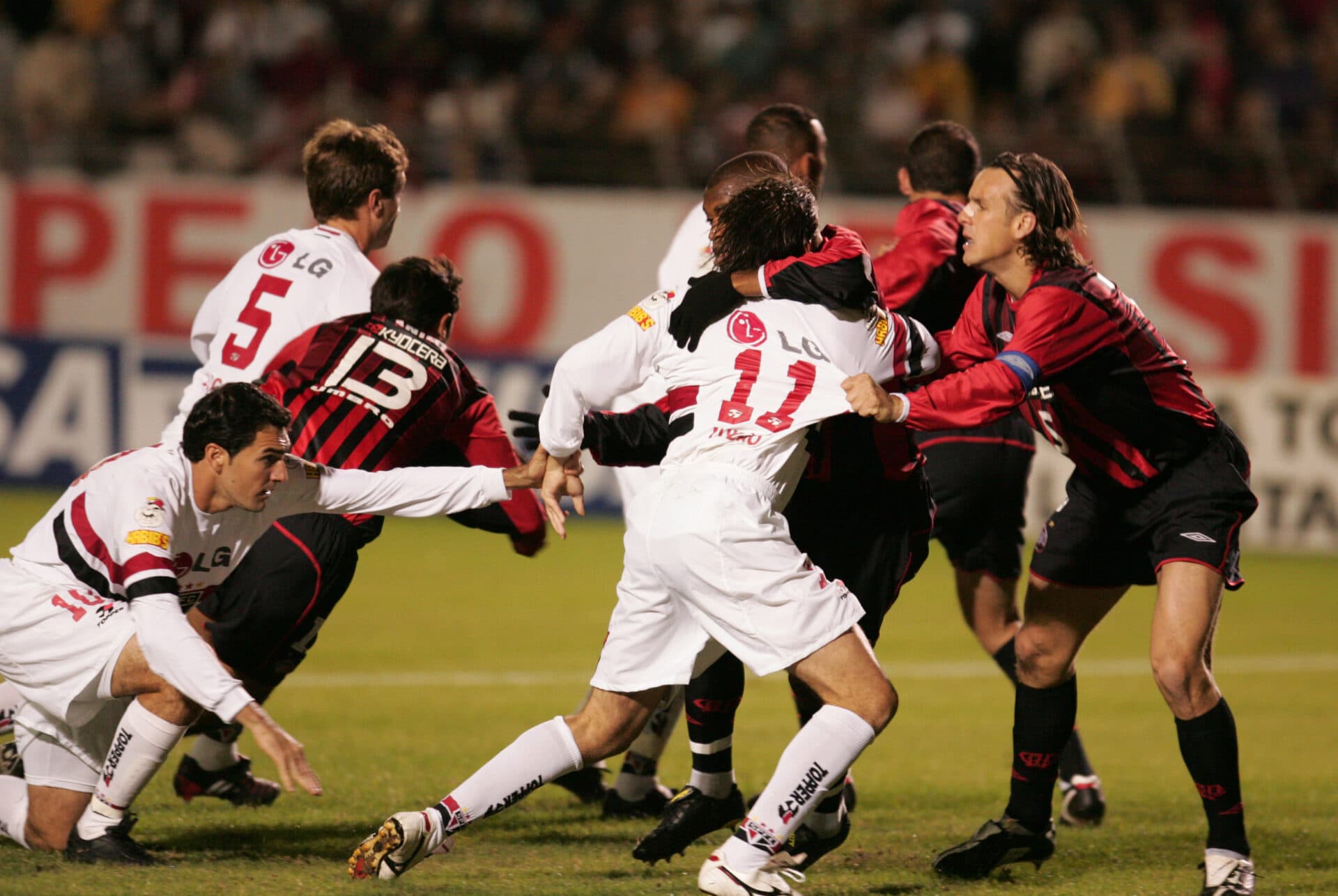 São Paulo x Athletico-PR: há 20 anos, a polêmica sobre o mando da final