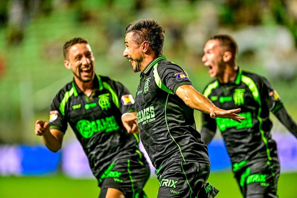 América-MG sai na frente, mas cede empate ao Operário-PR e segue no Z-4 da Série B