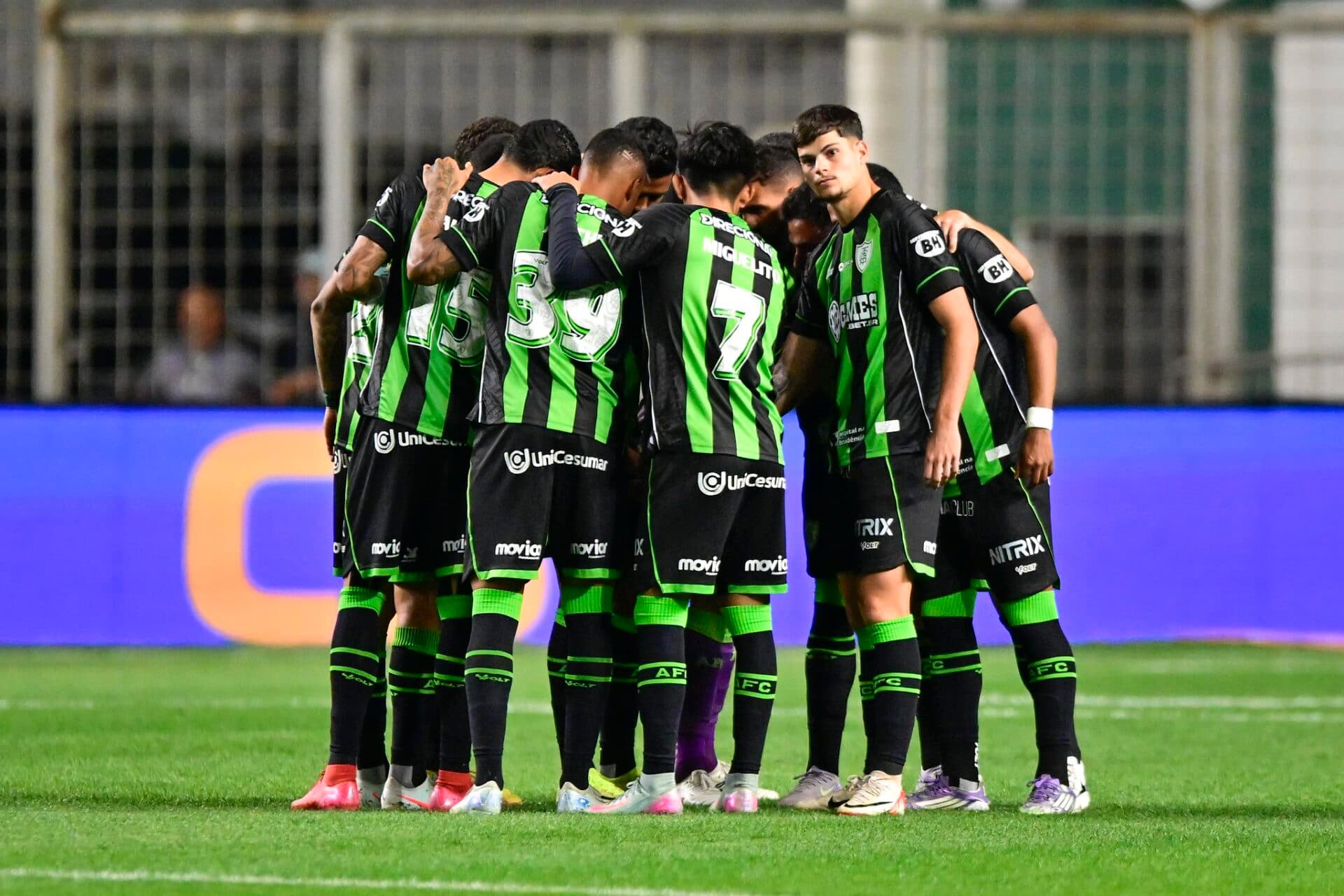 Com gol nos acréscimos, América-MG vira sobre a Ferroviária em jogo dramático