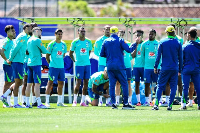 ‘Grupo consolidado’ de Ancelotti acirra disputa por poucas vagas na seleção