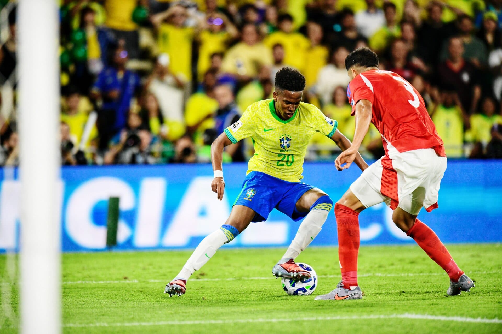 Estêvao em ação pela seleção diante do Chile - Alexandre Battibugli/PLACAR