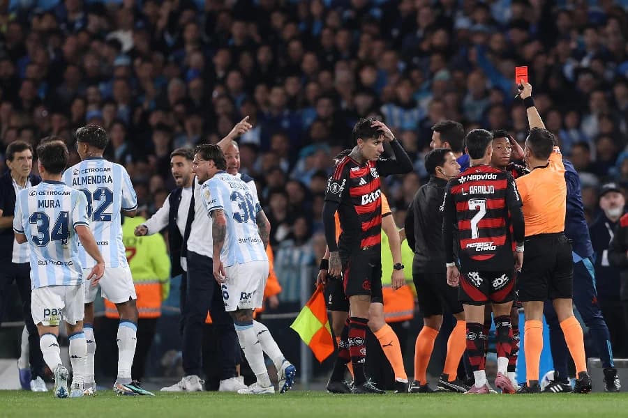 Flamengo segura Racing na Argentina e vai à final da Libertadores