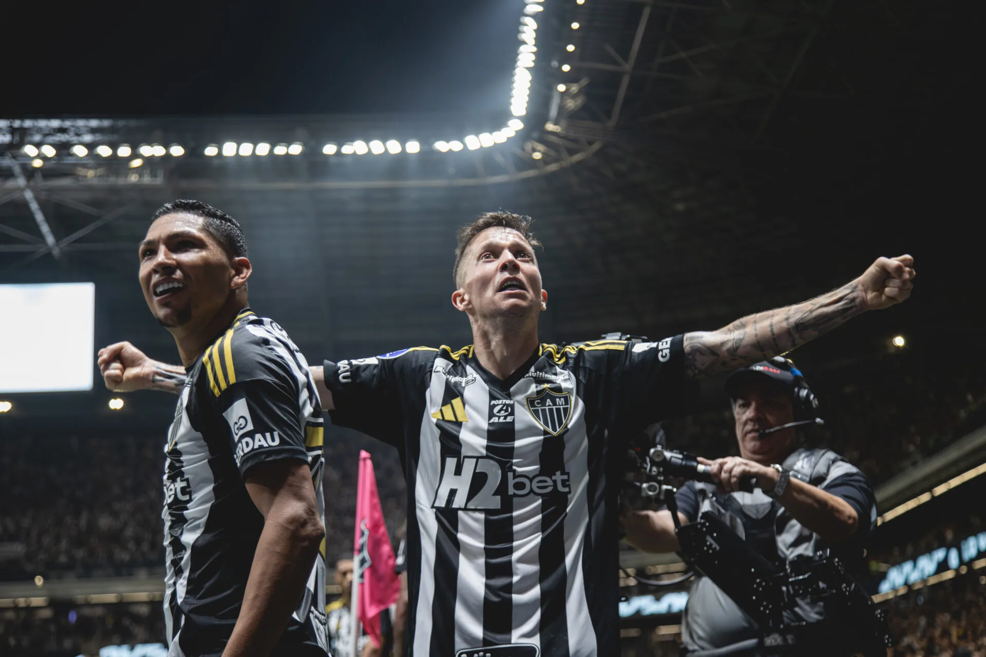 Atlético joga bem, vence e se garante na final da Sul-Americana