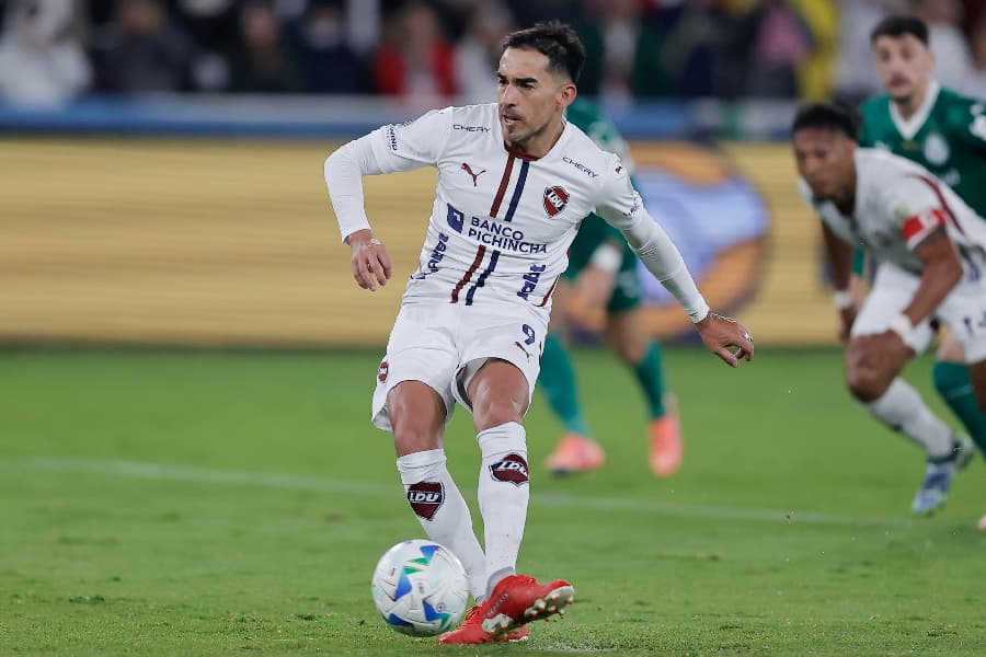 LDU atropela Palmeiras em Quito e fica perto da final da Libertadores