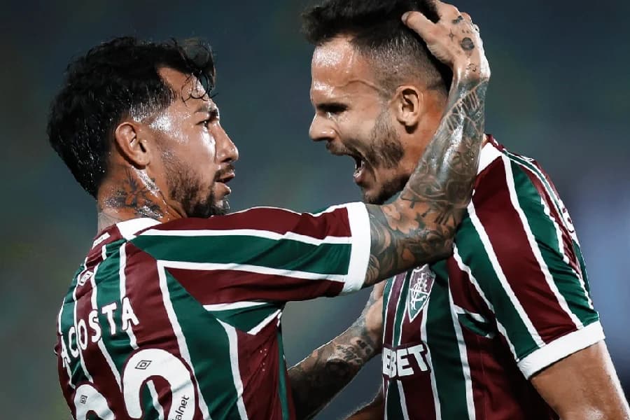 Com gol polêmico de Renê, Fluminense vence Ceará e entra no G-6