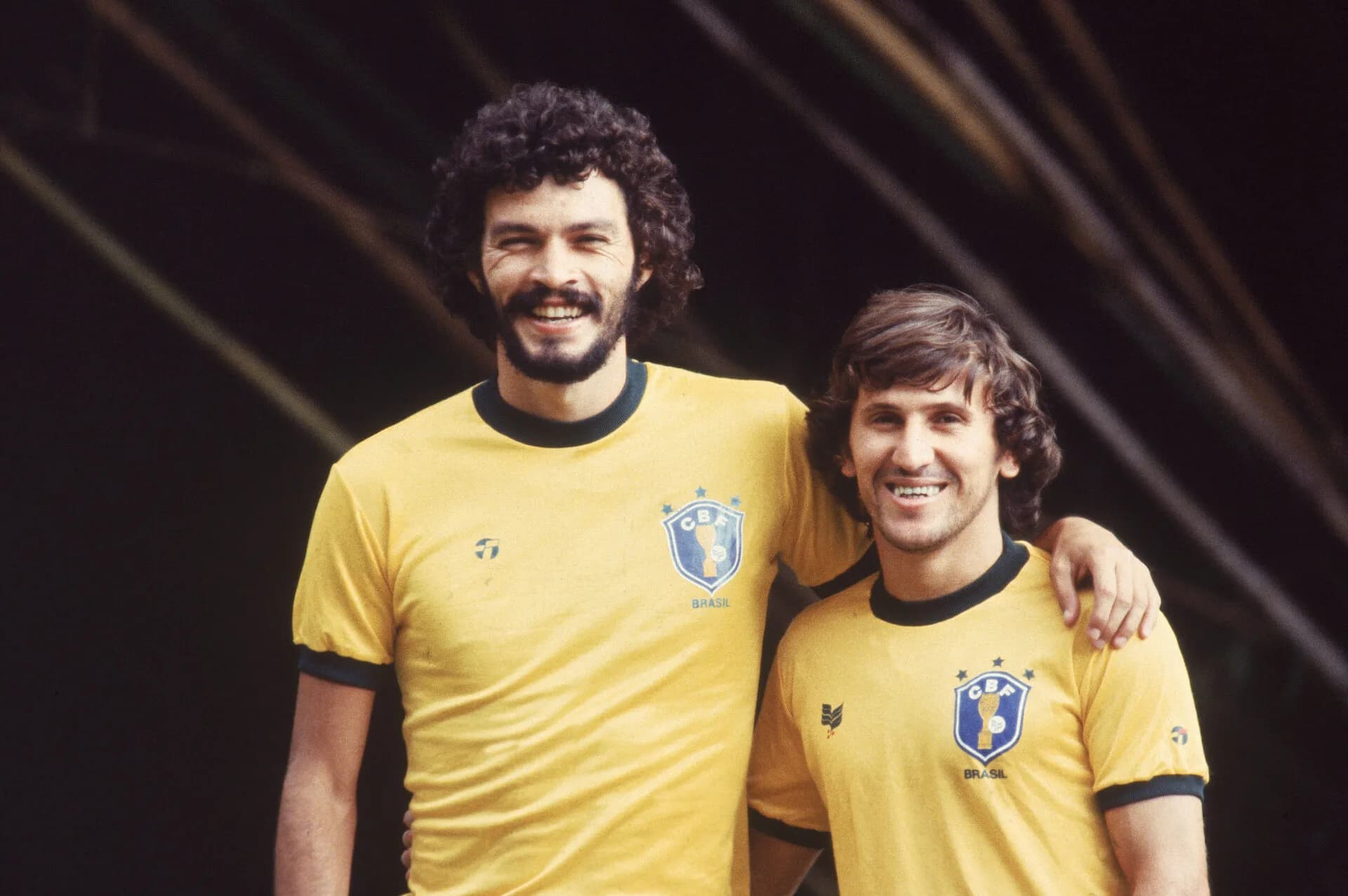 A amizade entre Sócrates e Zico, no acervo de PLACAR