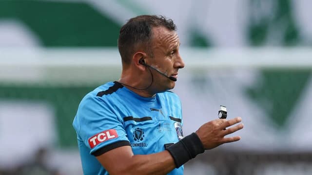 Palmeiras: Abel ironiza árbitro após tetra do Flamengo na Libertadores