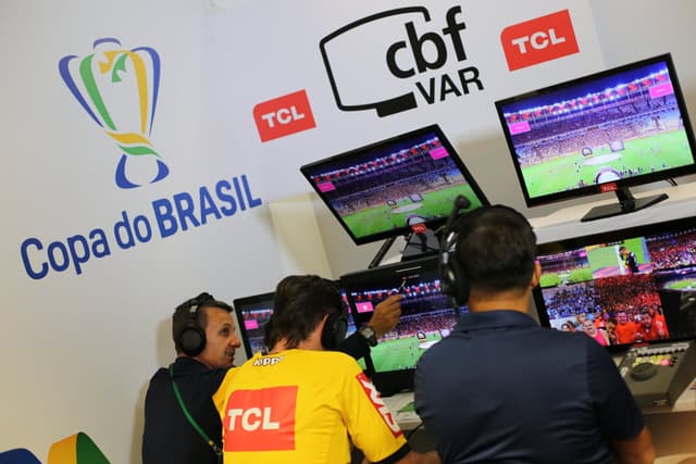 Arnaldo Cezar Coelho: ‘Sobra tecnologia e falta comando no VAR’