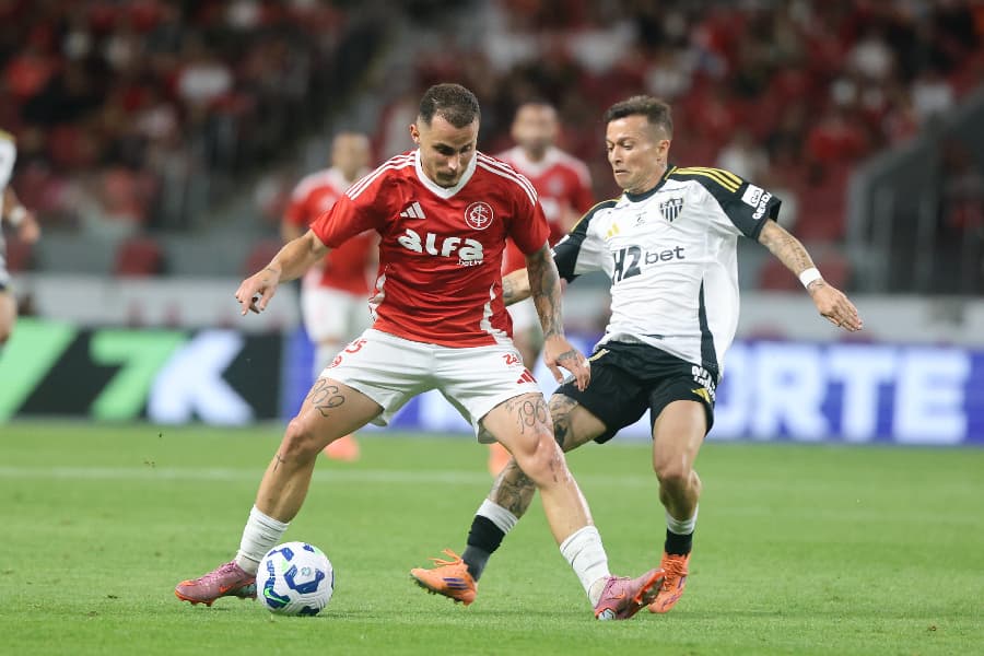 Everson vira muralha, e Atlético-MG, com 10, arranca empate do Inter