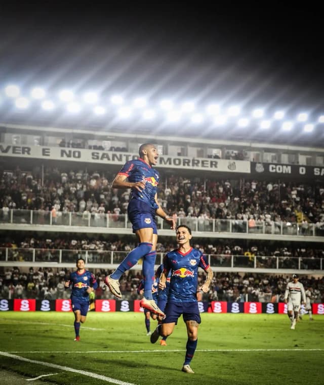 Bragantino vence São Paulo na Vila Belmiro