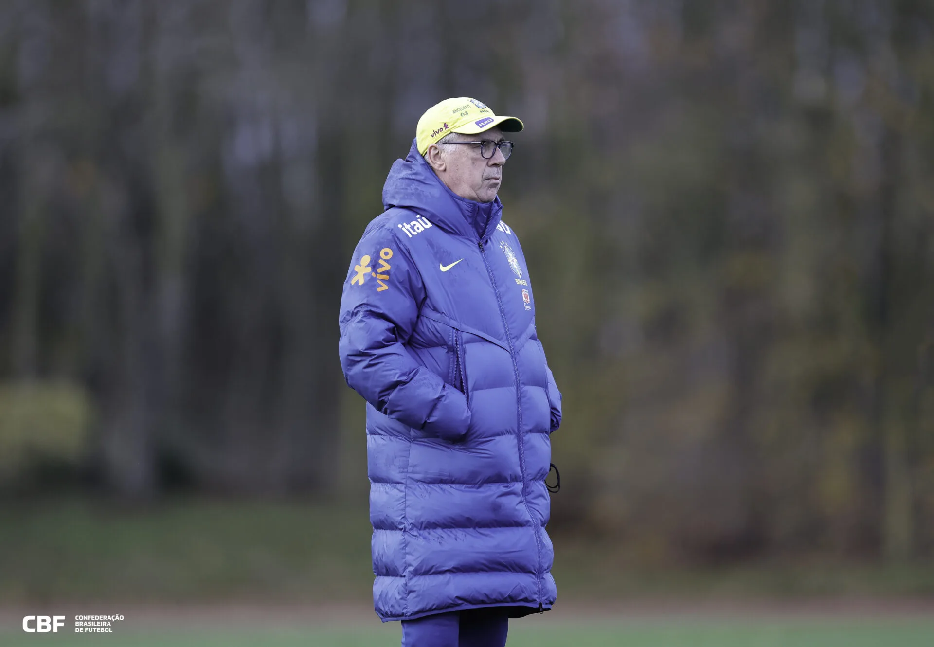 “Ancelotti quer ver o Brasil feliz, recuperar o nosso futebol”, diz Vini Jr.