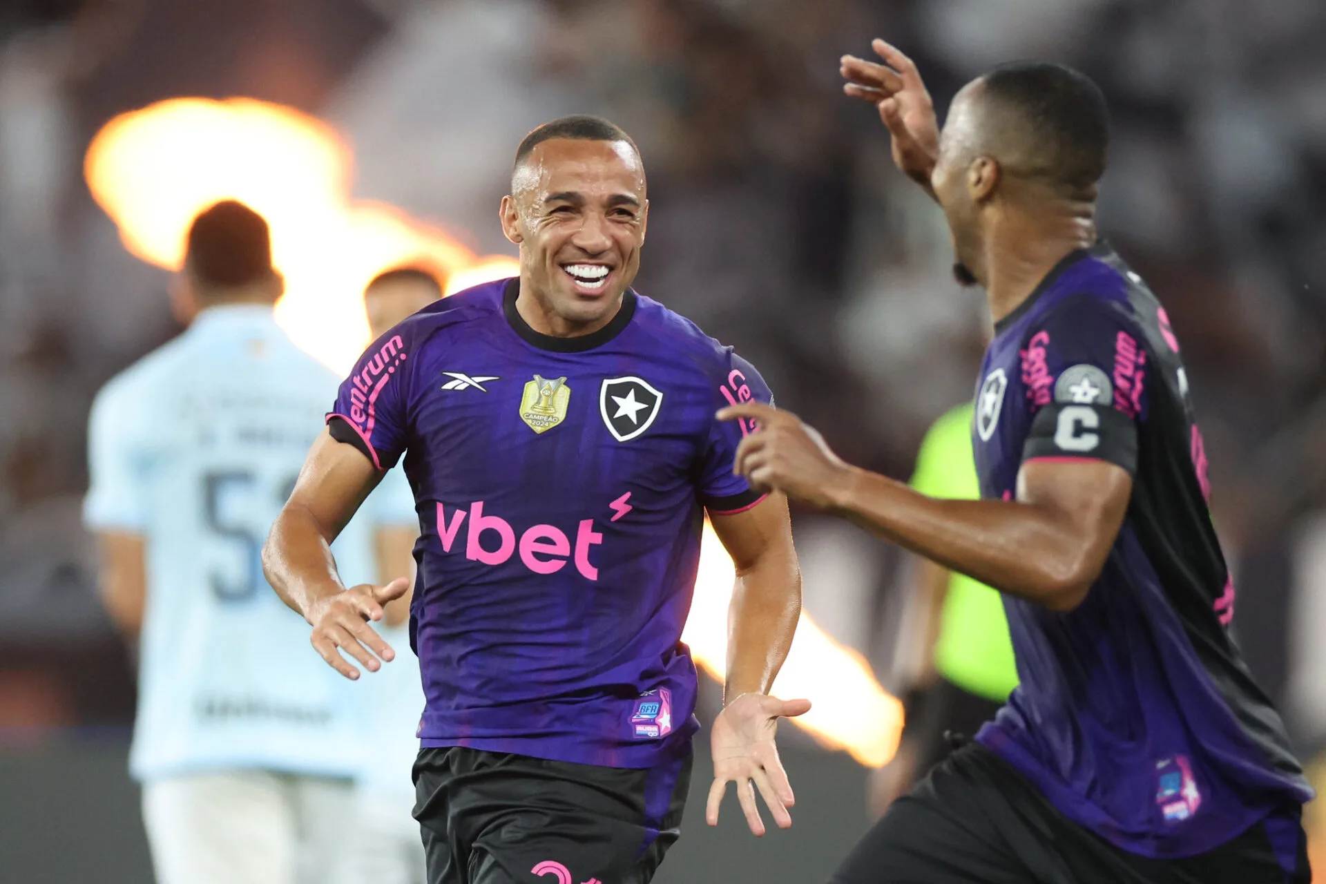 Com ‘Lei do Ex’, Botafogo vence Grêmio e se firma no G-5