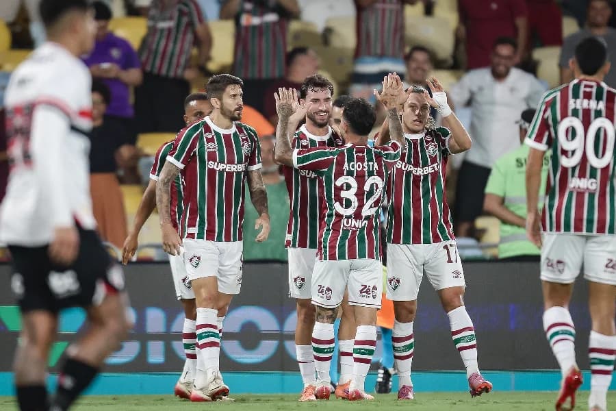 Fluminense atropela São Paulo, aplica goleada histórica e entra no G5