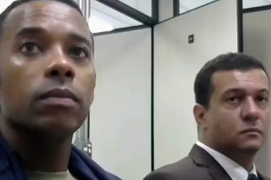 Robinho deixa ‘presídio dos famosos’ e vai para Limeira