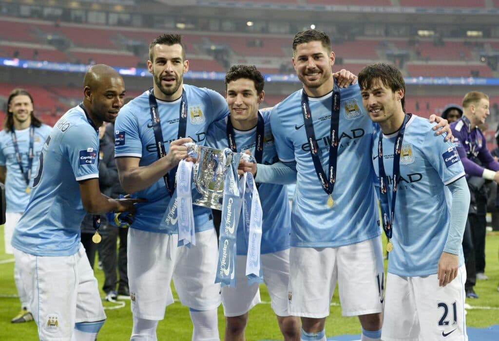 No Manchester City, Fernandinho conquistou cinco Premier League - FACUNDO ARRIZABALAGA/EFE