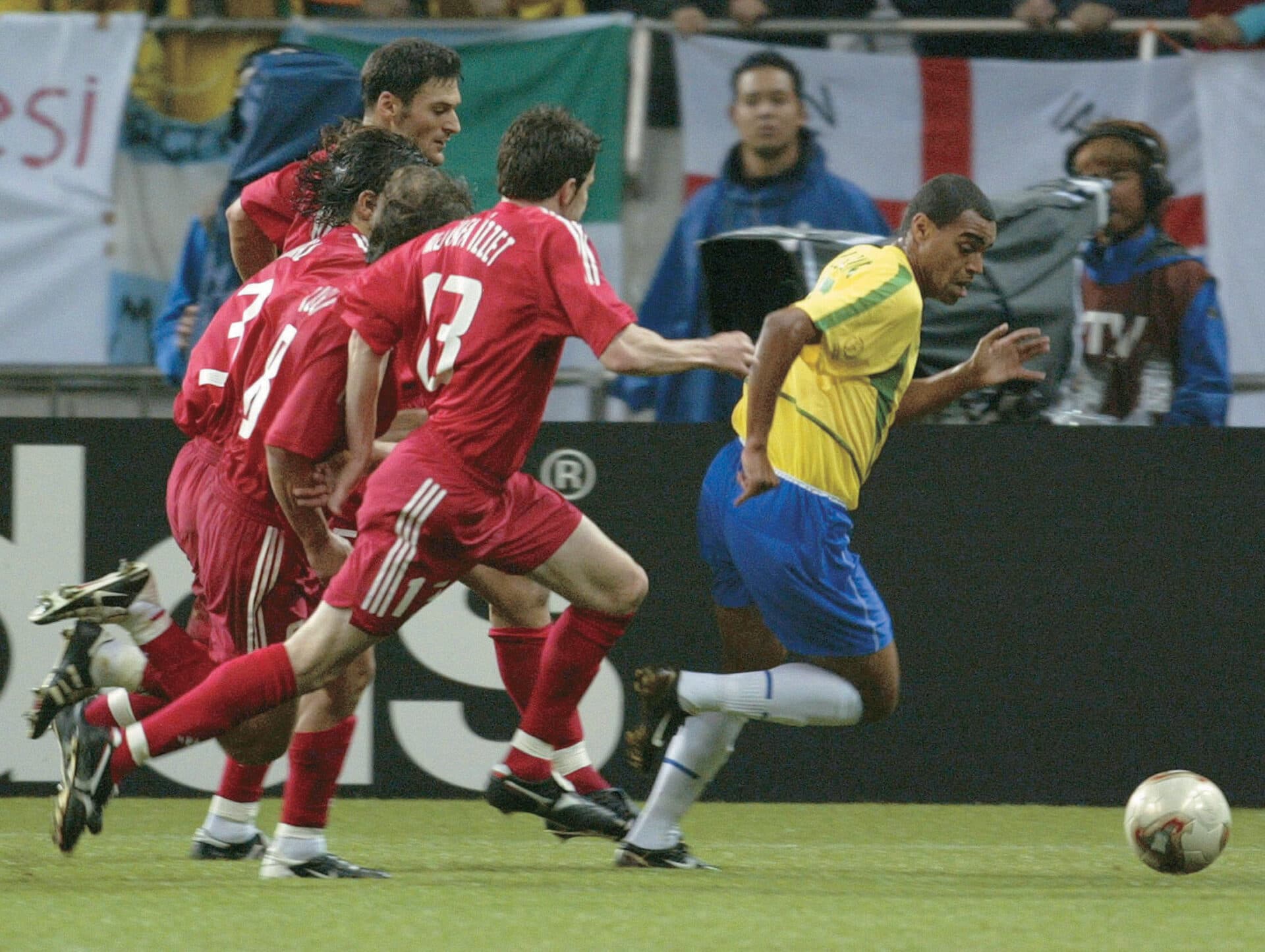 Denílson, o habilidoso ponta do penta