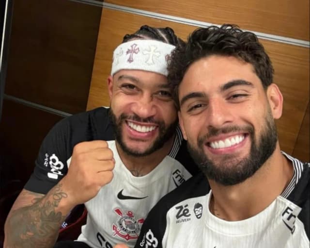 Yuri e Depay e decidem, Corinthians bate São Paulo